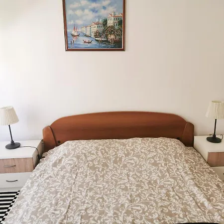 Apartment Maja *
